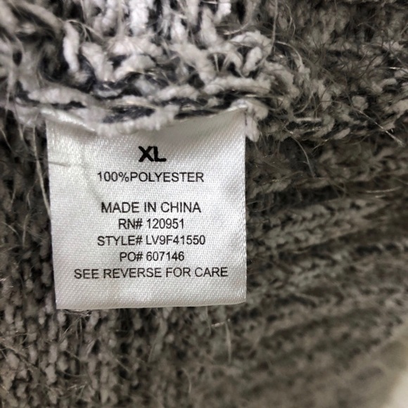 Olive & Oak Cowl Neck Eyelash Sweater Chunky Gray Size XL Knit - Picture 7 of 7